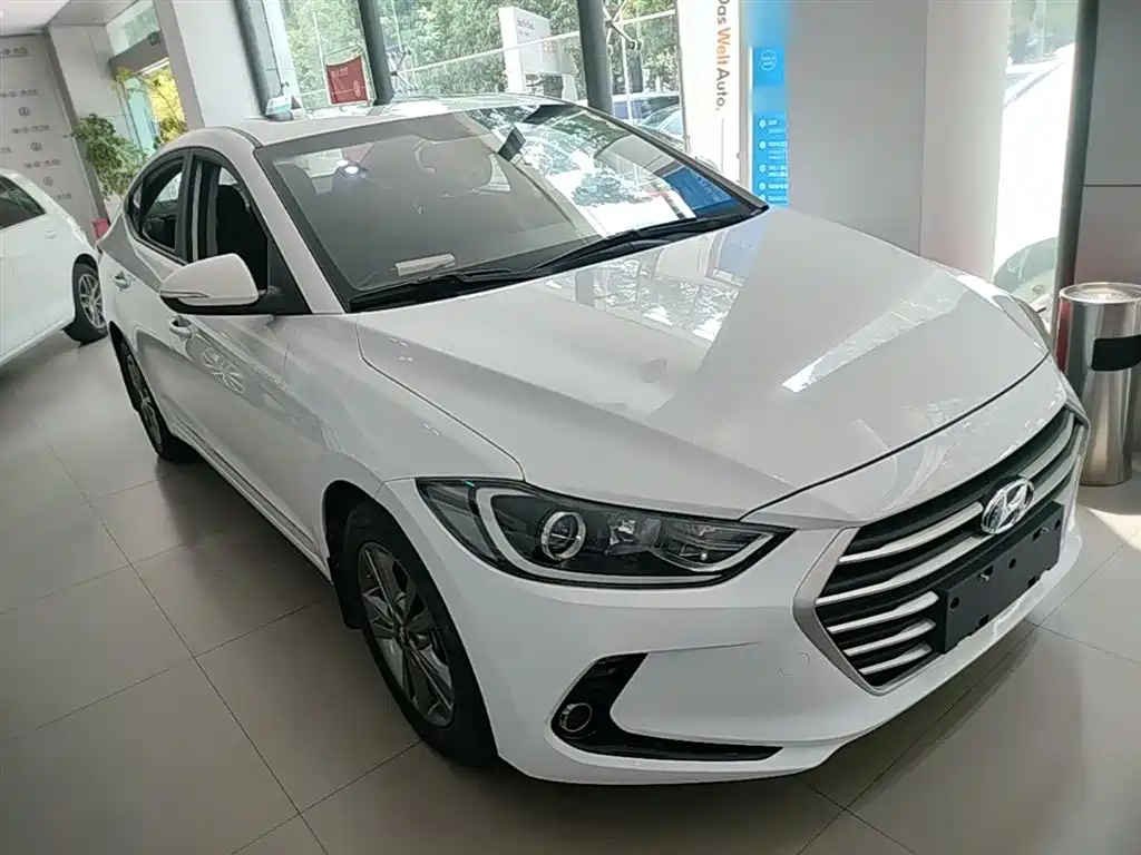 Hyundai Elantra 2017 — фото 4