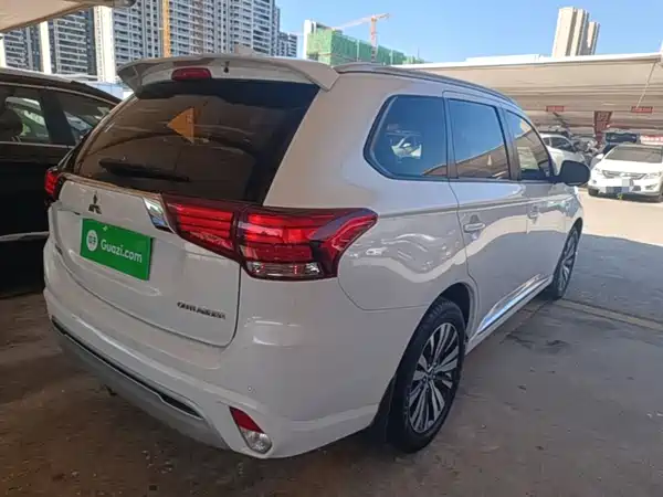 Mitsubishi Outlander 2021