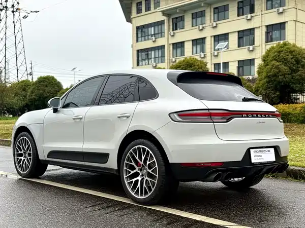 Porsche Macan 2021