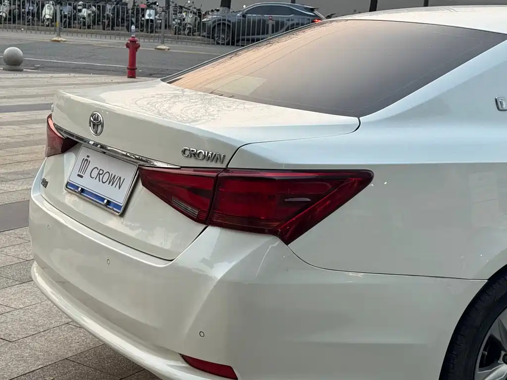 Toyota Crown 2015 — фото 11