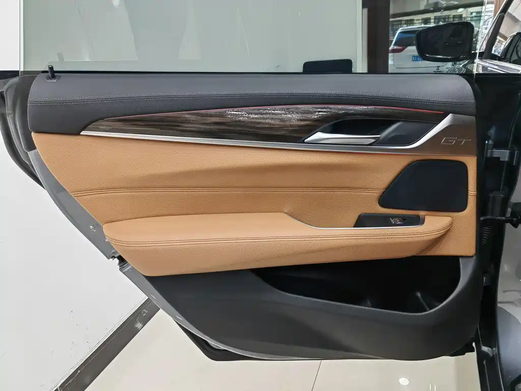BMW 6 Series GT 2021 — фото 17