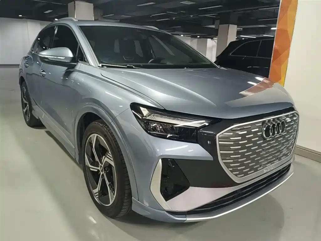 Audi Q4 e-tron 2023 — фото 4