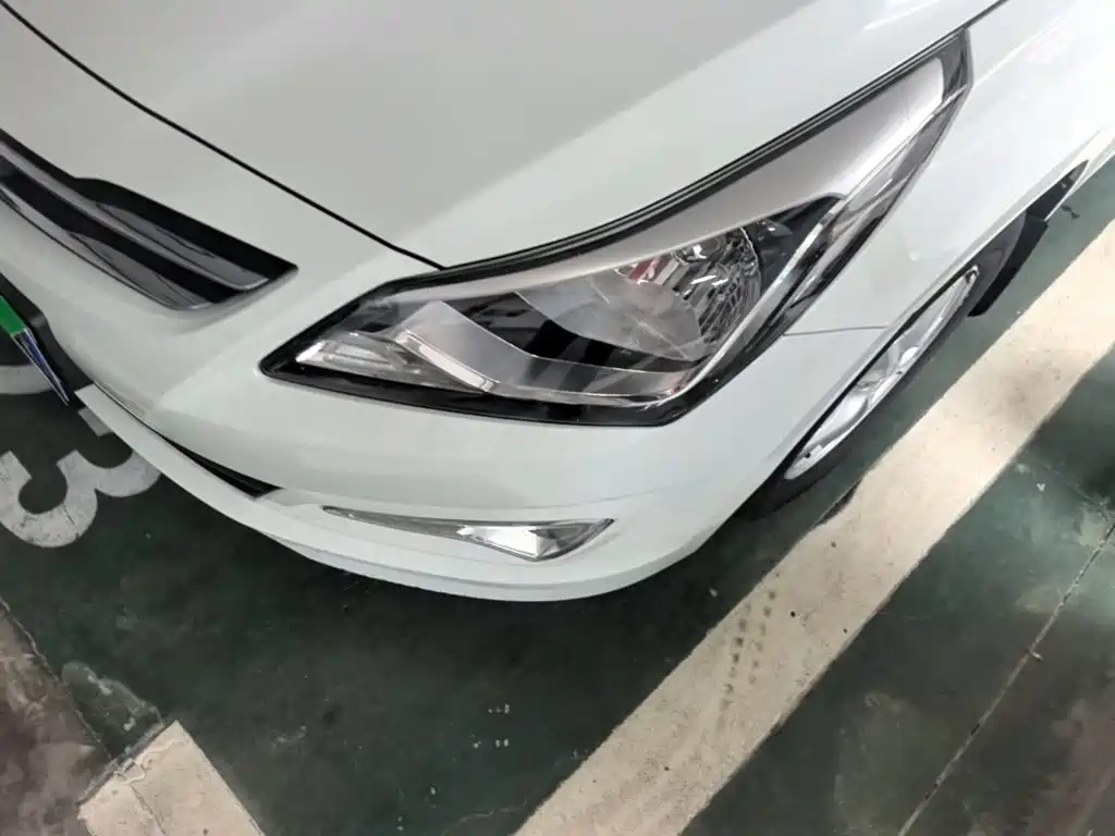 Hyundai Verna 2016 — фото 24