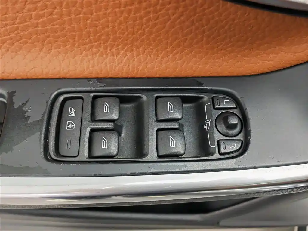 Volvo S60 2013 — фото 9