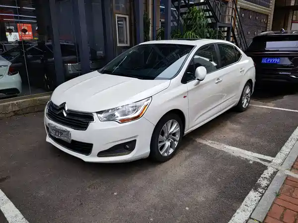Citroën C4L 2013