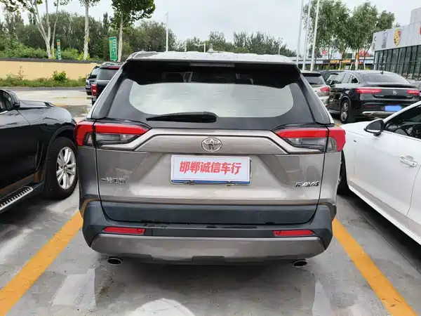 Toyota RAV4 2021