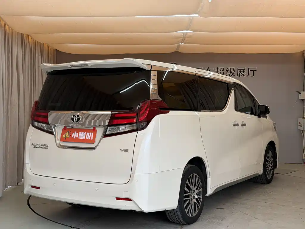Toyota Alphard 2018 — фото 23
