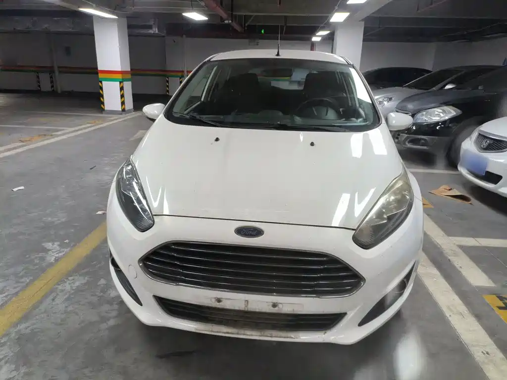 Ford Fiesta 2015 — фото 3