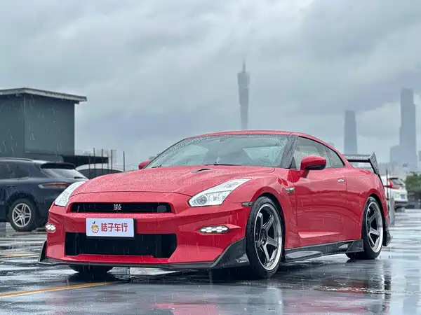 Nissan GT-R 2012
