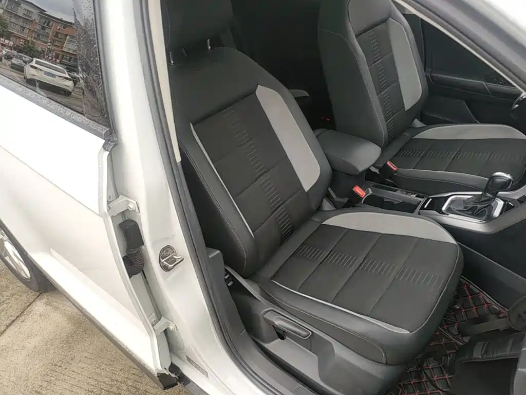Volkswagen T-Roc 2020 — фото 25