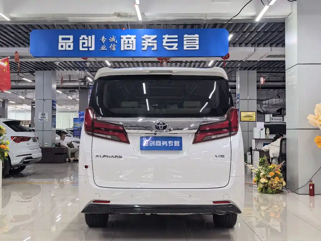 Toyota Alphard 2019 — фото 8
