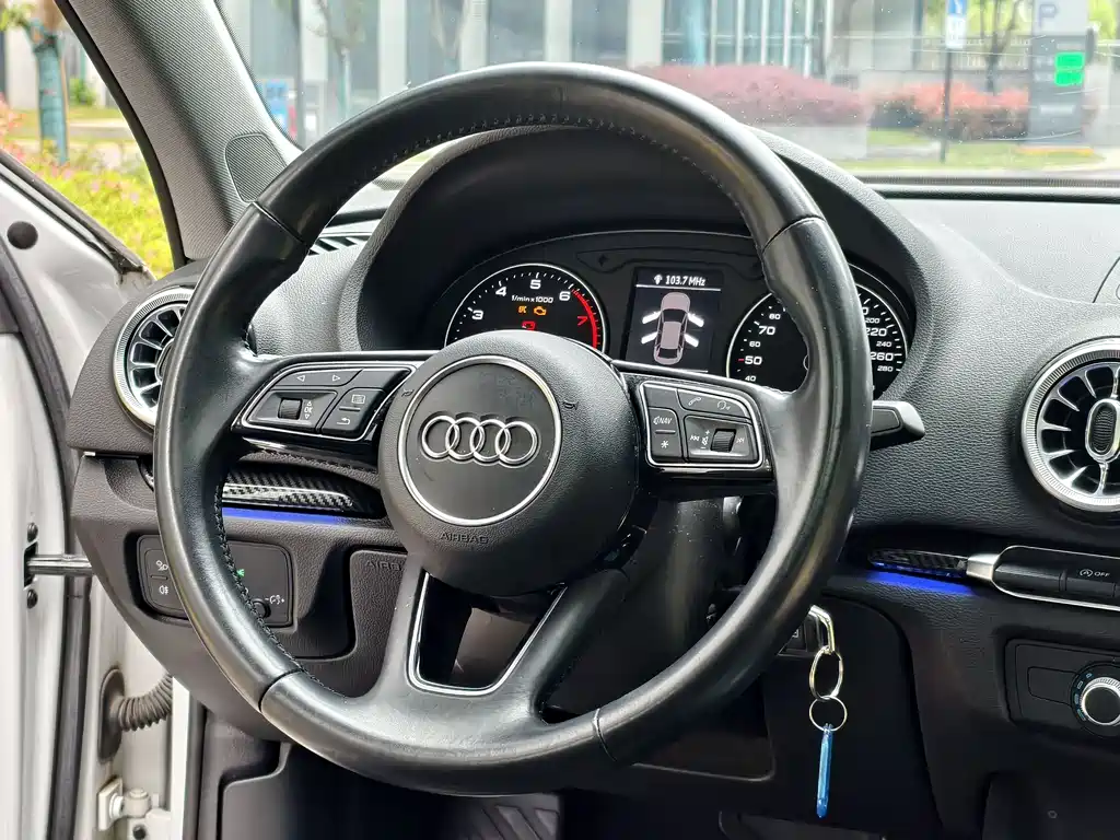 Audi A3 2019 — фото 35
