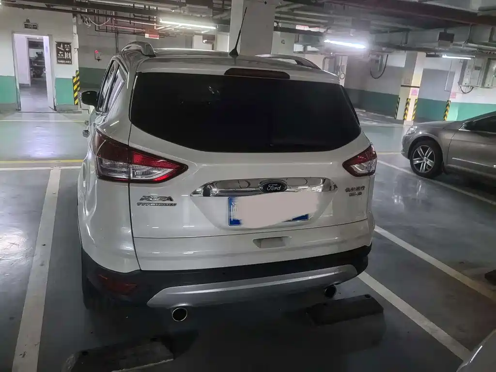 Ford Kuga 2015 — фото 8