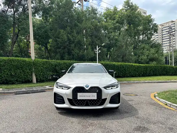 BMW i4 2025
