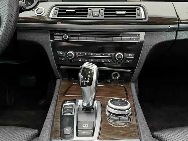 BMW 7 Series 2009