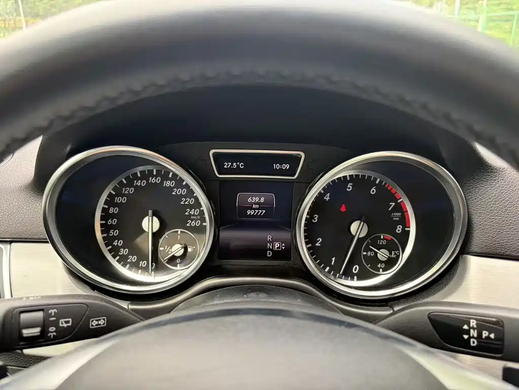 Mercedes-Benz M-Class 2015 — фото 13