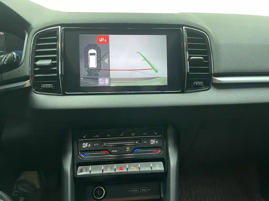 Skoda Karoq 2023 — фото 10