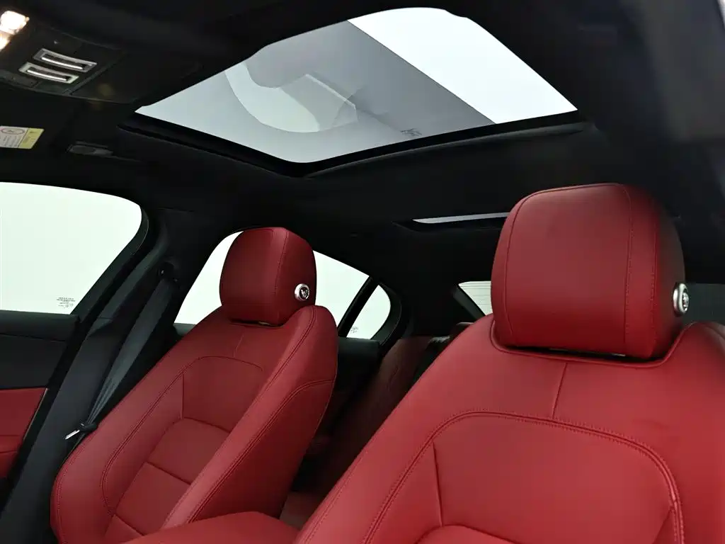 Jaguar XEL 2025 — фото 13
