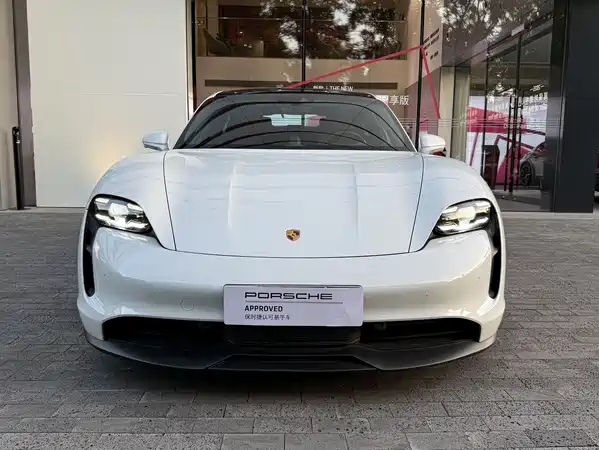 Porsche Taycan 2023