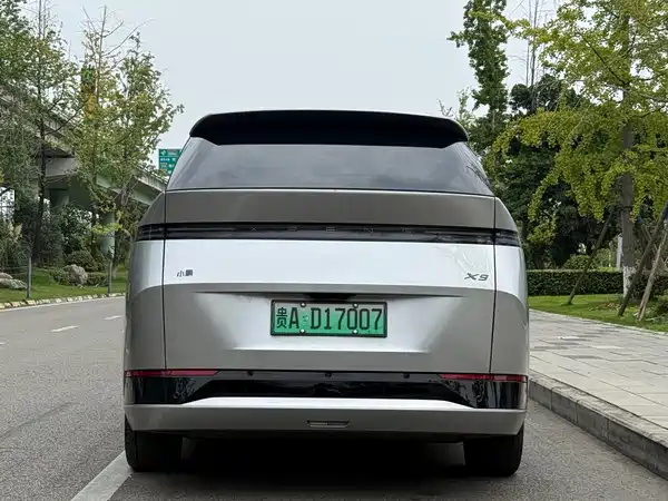 XPeng X9 2025