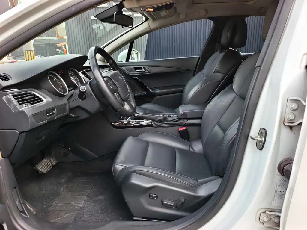 Peugeot 508 2012 — фото 10