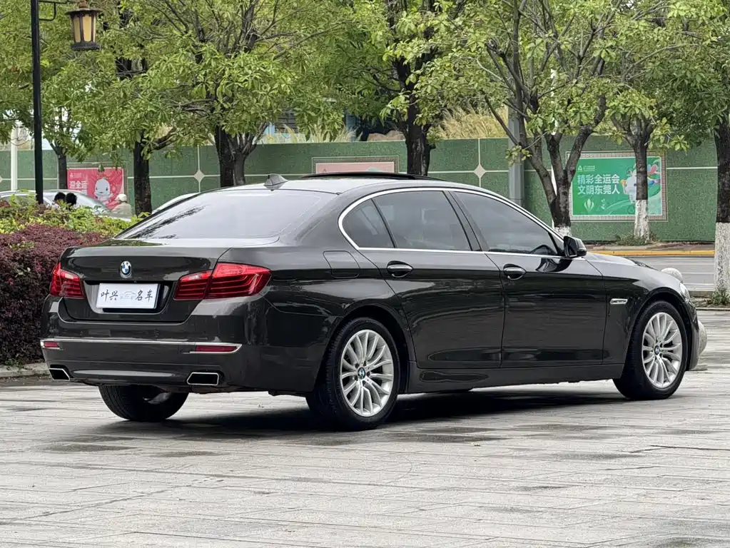 BMW 5 Series 2016 — фото 14