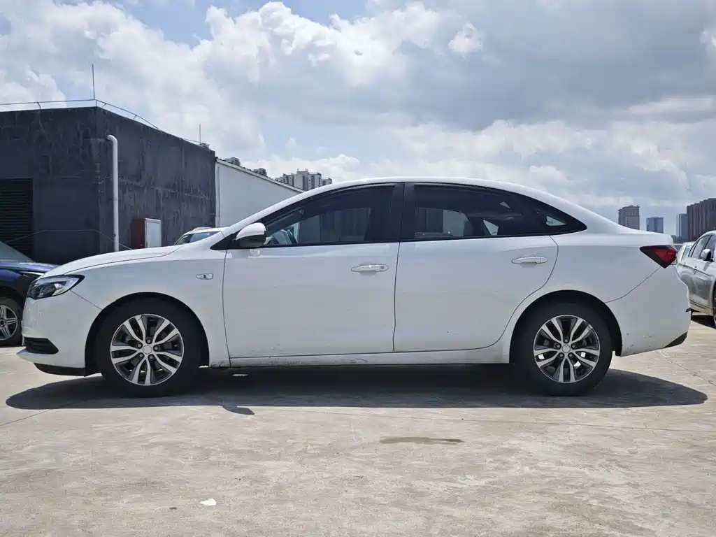Buick Excelle 2019 — фото 13