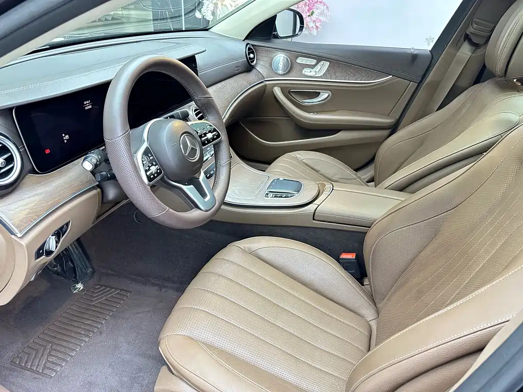 Mercedes-Benz E-Class 2020 — фото 13