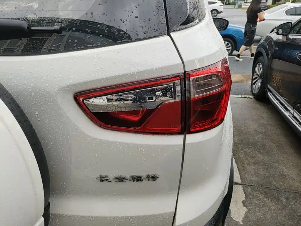 Ford EcoSport 2019 — фото 8