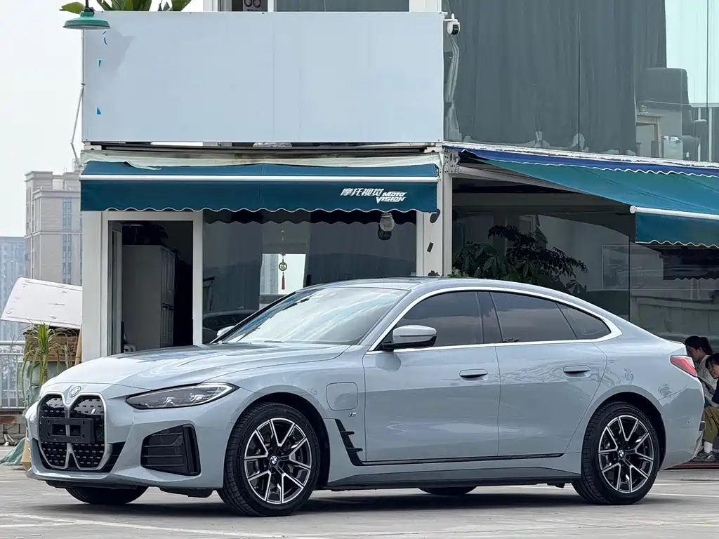 BMW i4 2023