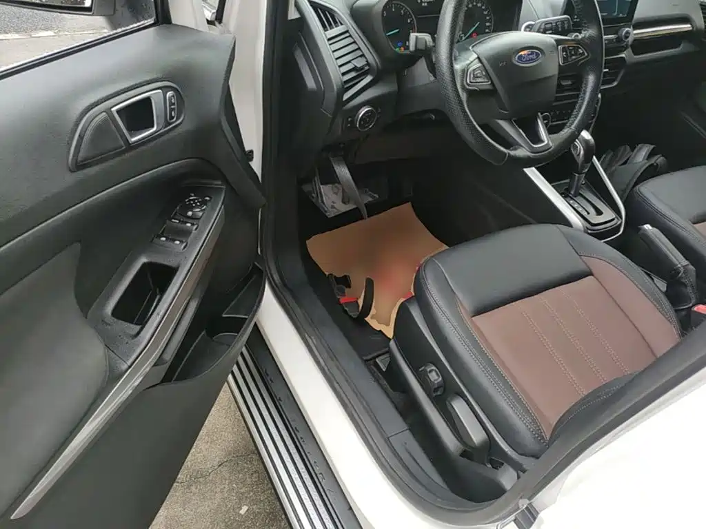 Ford EcoSport 2019 — фото 16