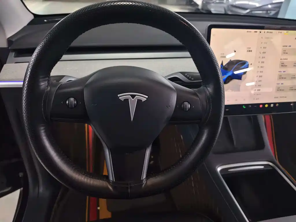 Tesla Model Y 2024 — фото 16