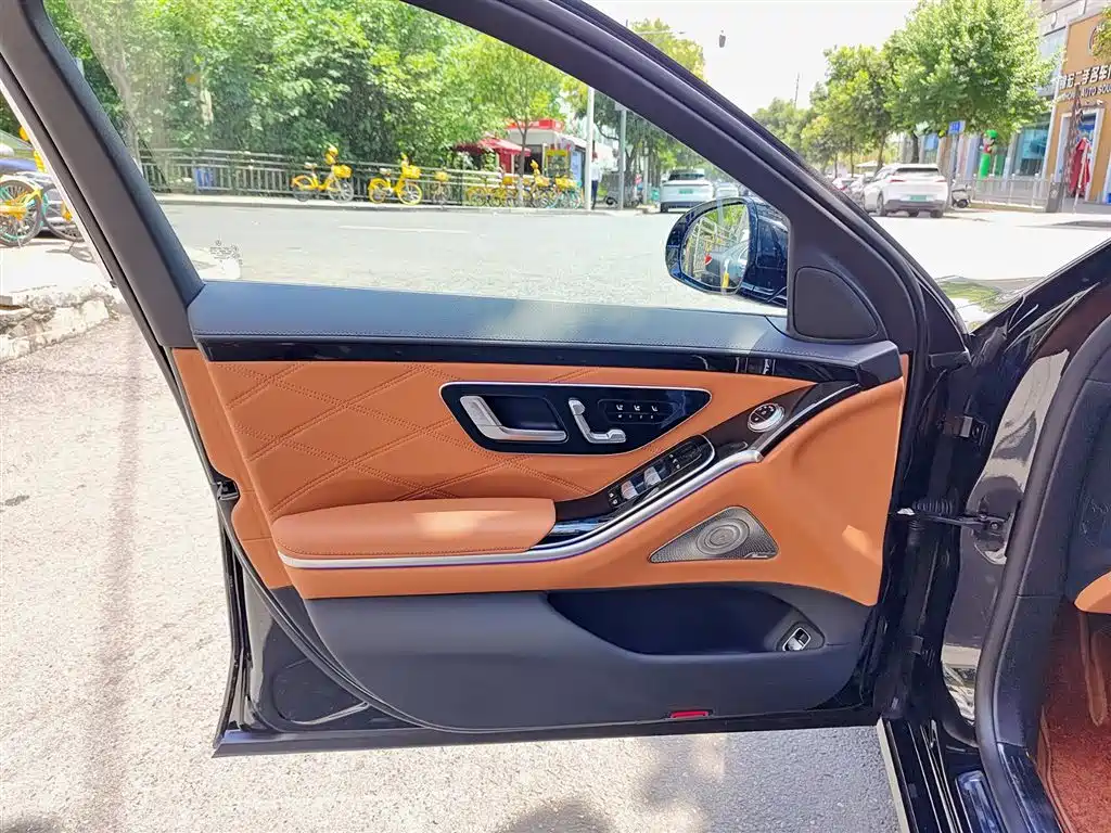 Mercedes-Benz Maybach S-Class 2023
