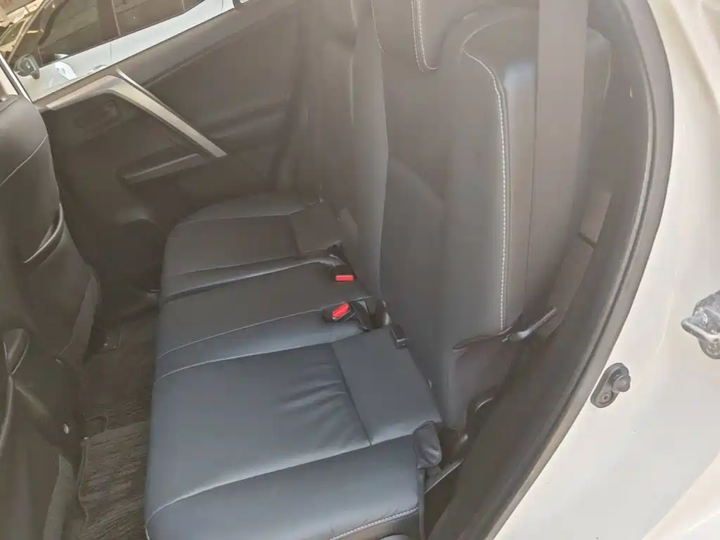 Toyota RAV4 2016 — фото 17