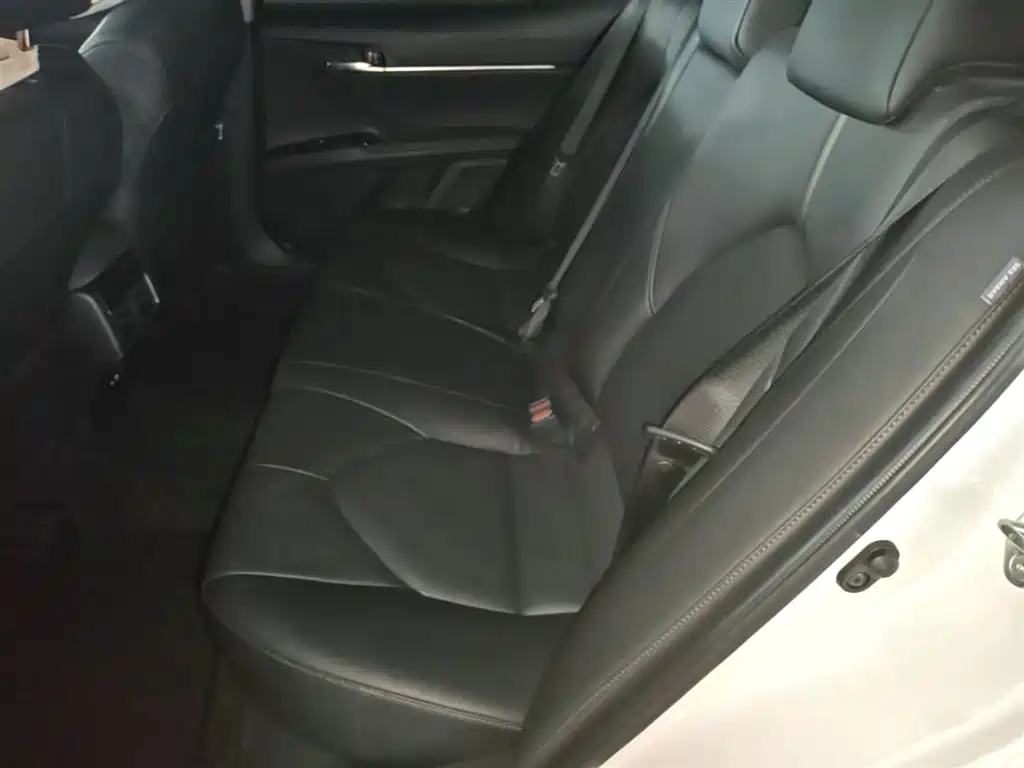 Toyota Camry 2022 — фото 17
