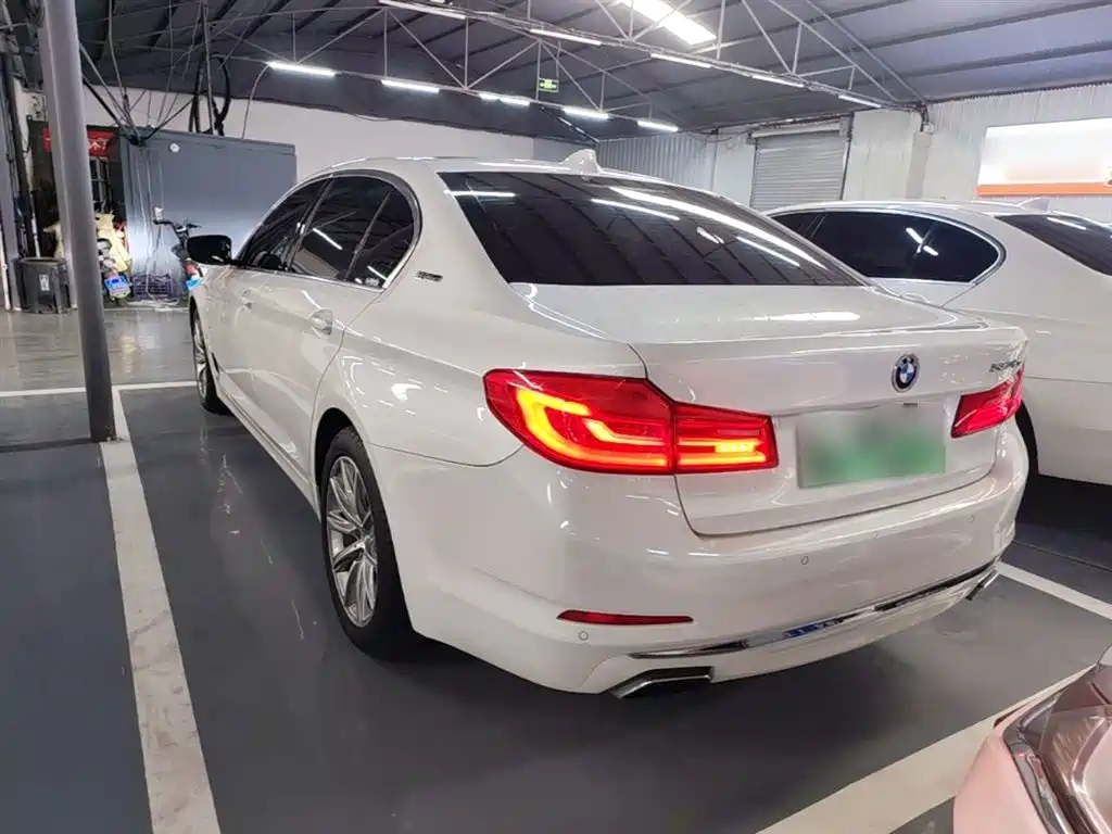 BMW 5 Series New Energy 2018 — фото 5