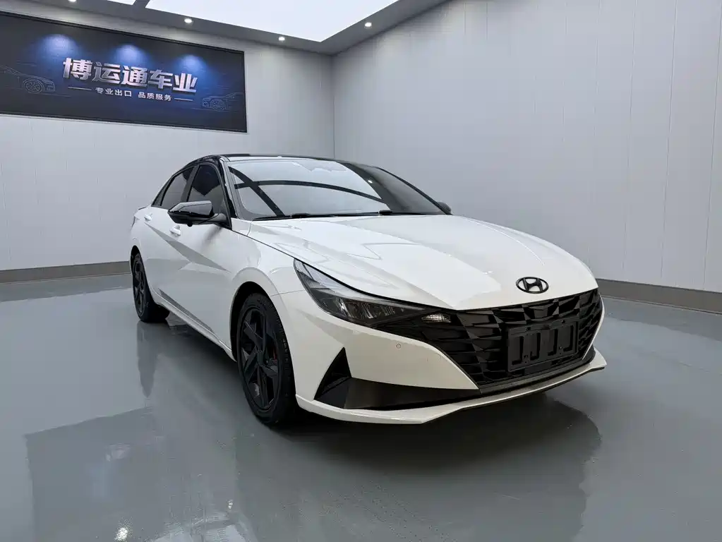 Hyundai Elantra 2022 — фото 3