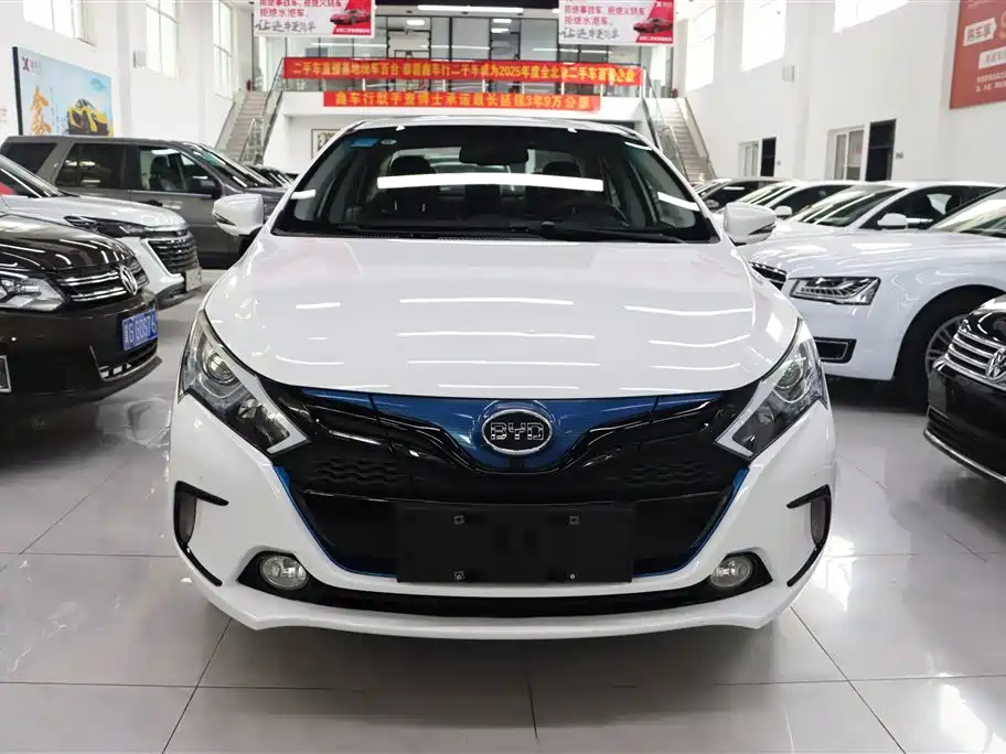 BYD Qin NEV 2016 — фото 2