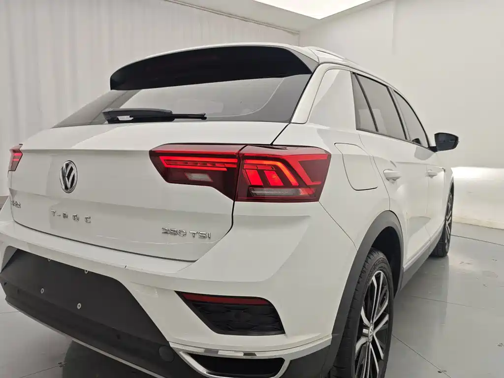 Volkswagen T-Roc 2020 — фото 10