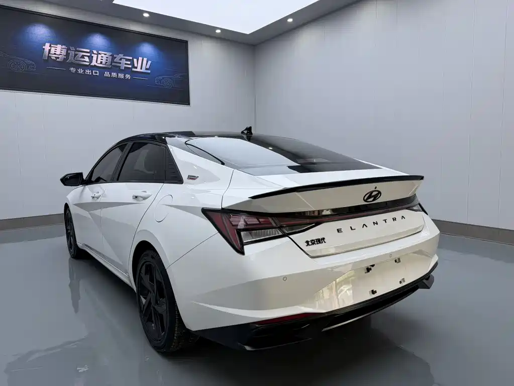 Hyundai Elantra 2022 — фото 4