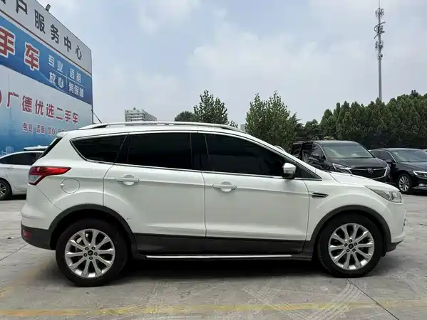 Ford Kuga 2016