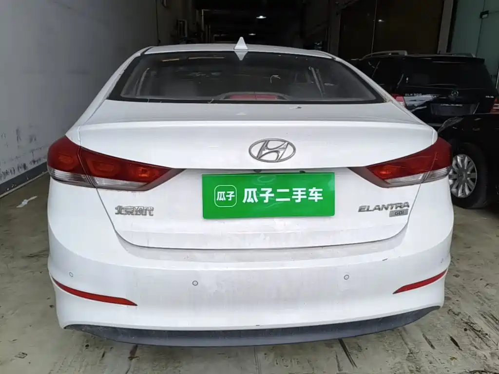 Hyundai Elantra 2016 — фото 6