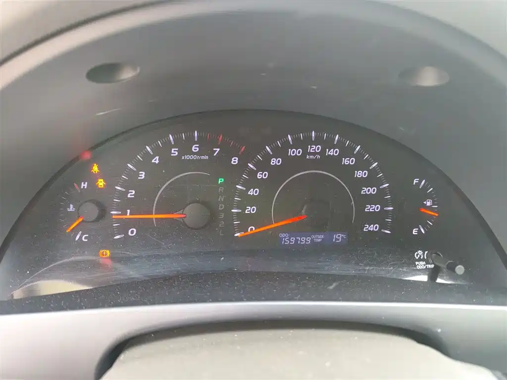 Toyota Camry 2014 — фото 12