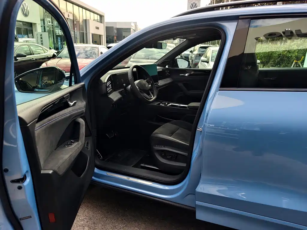 Volkswagen Tiguan L 2024