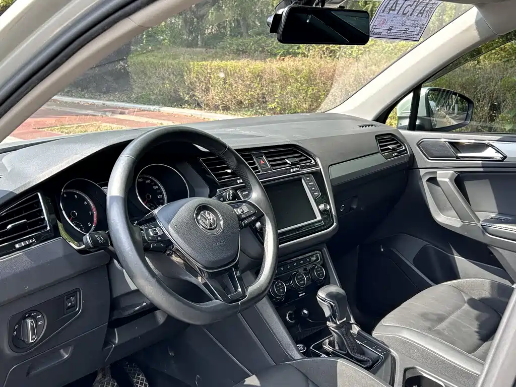 Volkswagen Tiguan L 2017 — фото 6