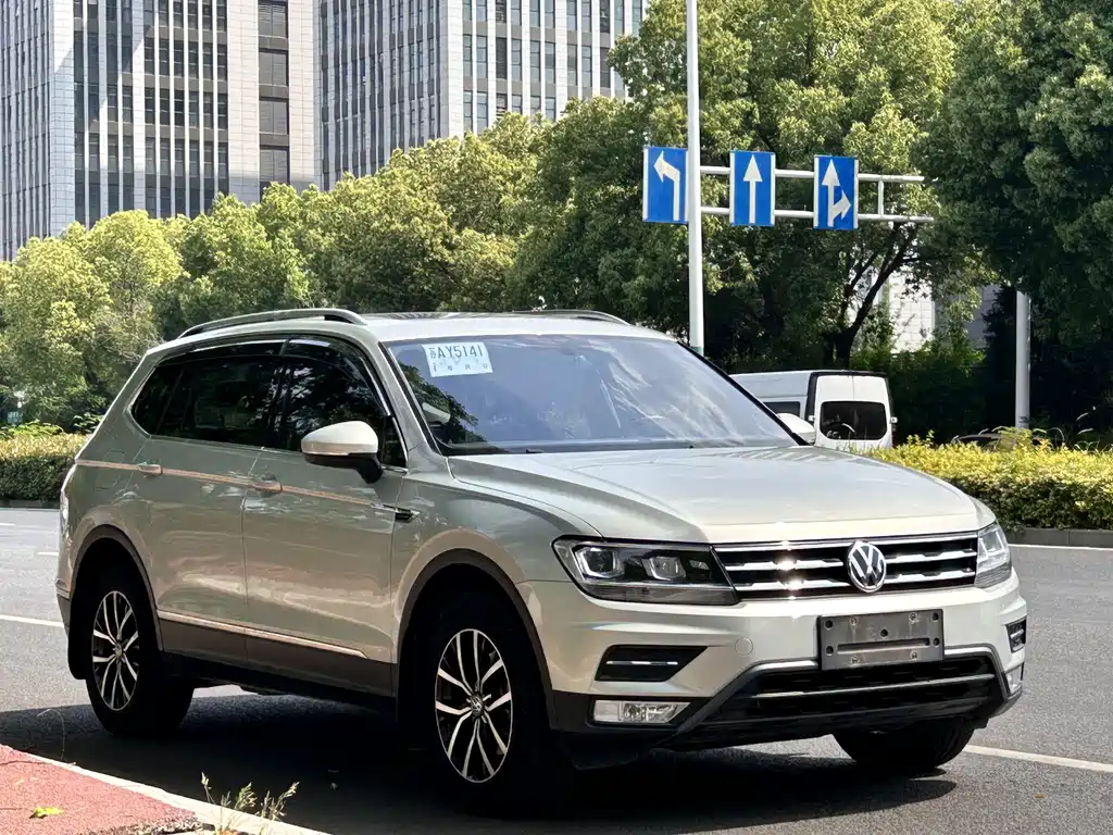 Volkswagen Tiguan L 2017 — фото 3