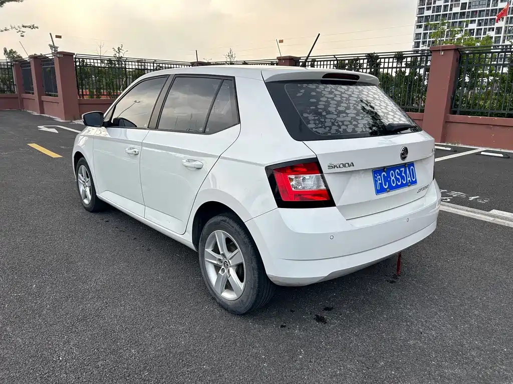 Skoda Fabia 2017 — фото 14