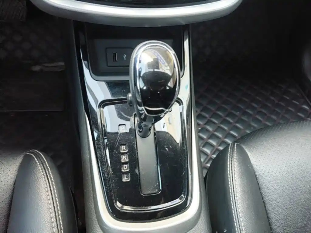 Nissan Tiida 2022 — фото 14