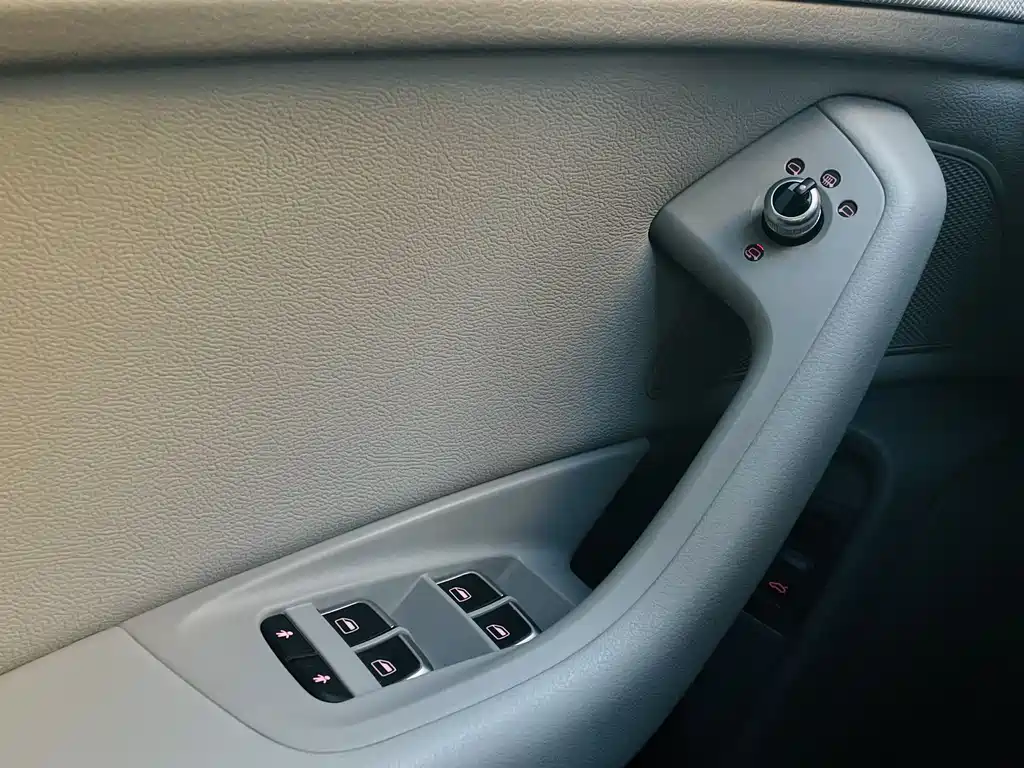 Audi A6L 2012 — фото 14