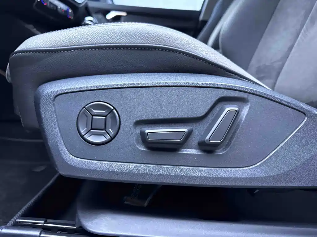 Audi Q3 2022 — фото 18